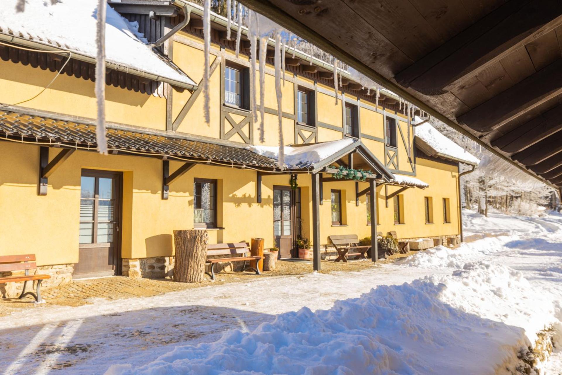 Penzion Chlustov Strazny Exterior photo